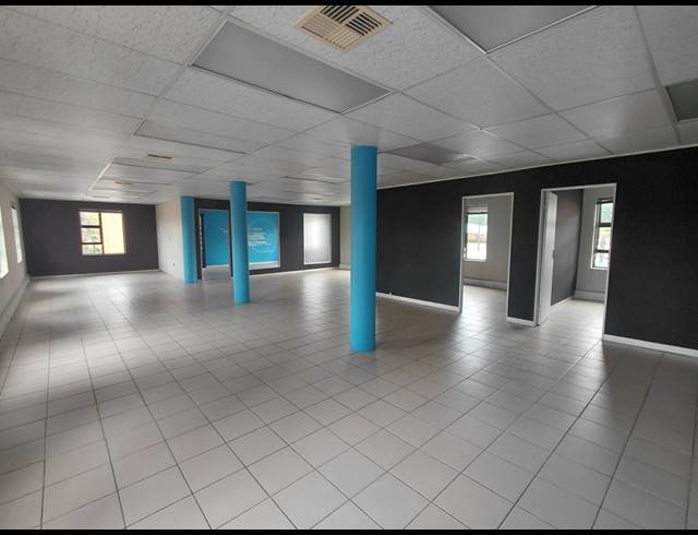 139M² OFFICE TO LET IN MAROELADAL